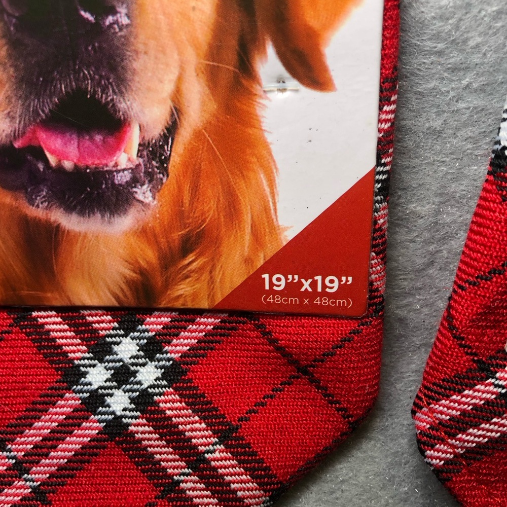 PAIR OF COMPANION GEAR 19”x19” PET BANDANAS, NEW IN PACKAGING - Picture 3 of 6